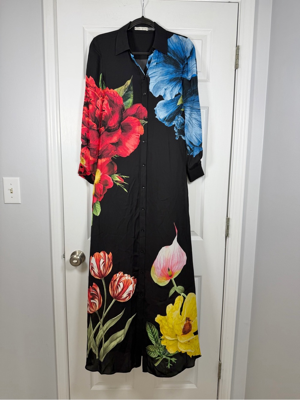 ALICE + OLIVIA Size XS • Maxi Shirt Dress Silk Blend Black Floral *No Belt*. - Picture 2 of 5